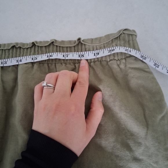 J. Crew/ Linen Blend/ Khaki Green Mini Skirt/ Elastic Waistband/ Size US 12 - Picture 3 of 12